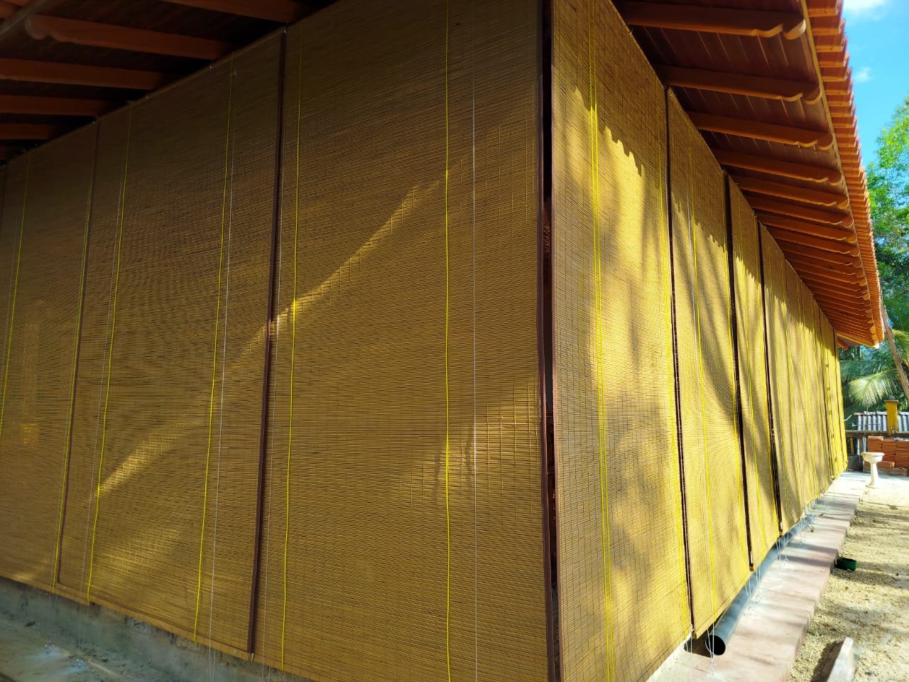 Outdoor blinds ampara price