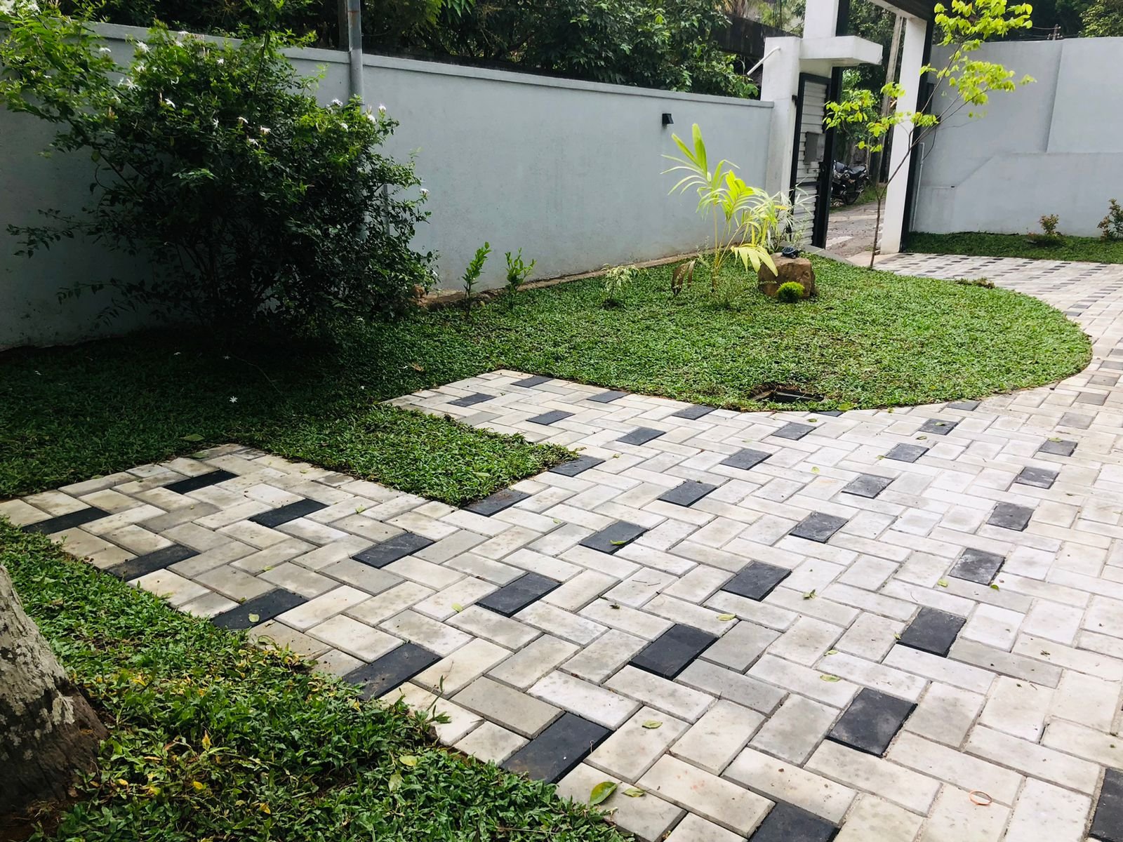 Other image 202509/landscaping-decorative-concrete-items-pannipitiya-wedabima-e0ded145f7.jpeg