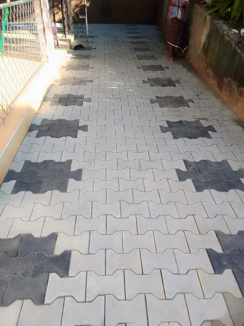 Other image 202510/interlock-paving-design-in-gelioya-sri-lanka-wedabima-35d54ff653.jpeg