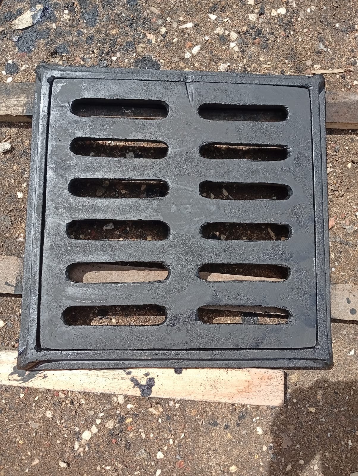 Other image 202607/cast-iron-manhole-cover-suppliers-peliyagoda-wedabima-fef779dcfc.jpeg